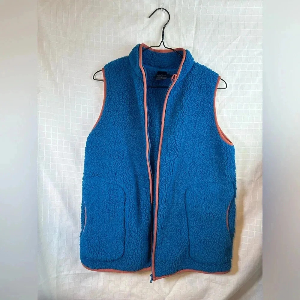 Women’s small  Warm blue orange cuddle Duds furry vest size small